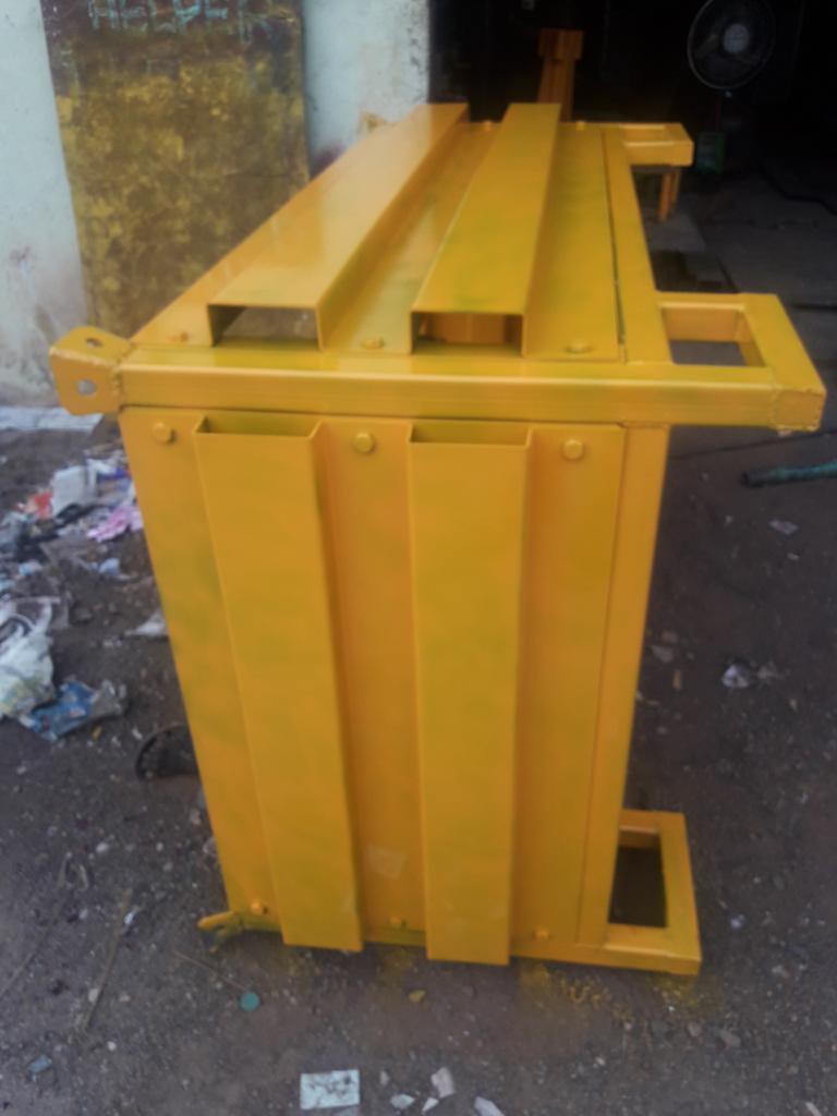 Material shifting box closed type